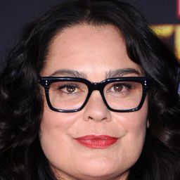 瑞秋·豪斯 飾演 Principal Mullins