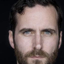 Robert Jack 飾演 Sebastian April (voice)