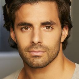 Adam Hollick 飾演 Pvt. Malcolm Neiman