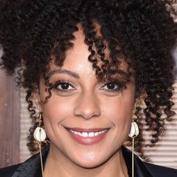 Rosalind Eleazar - 英倫轉生號演員 飾演