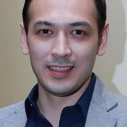 Richard Kevin 飾演 Fikri