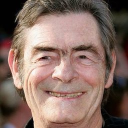 大衛·拜利 飾演 Chauffeur