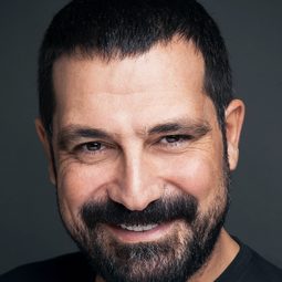 Bülent İnal - 沒有圖書館的圖書館長演員 飾演Mahmut Duran