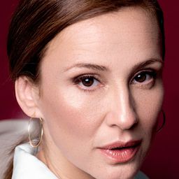 Sigrid Alegría 飾演 Pola