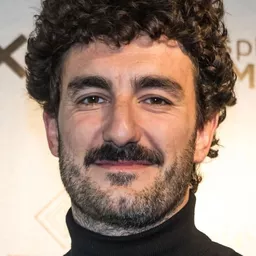 米奇·艾斯帕貝 飾演 Quico