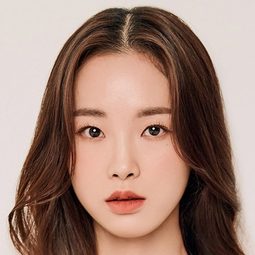 姜海琳 飾演 Pro Jin
