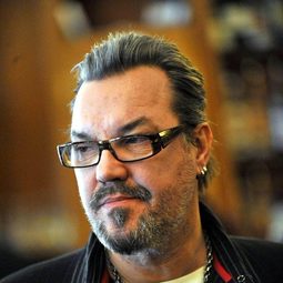 Juha Veijonen - 馴鹿大冒險：響鹿飛飛演員 飾演Raavas (voice)