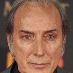 Eusebio Poncela 飾演 Casimiro Morcillo