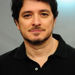 Guilherme Piva 飾演 Didier