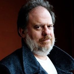 吉列爾莫·阿連戈 - 我愛幽浮演員 飾演Doctor Domenech