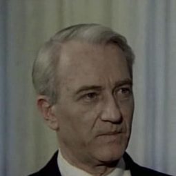 Mircea Anghelescu - 橡樹，十萬火急演員 飾演Krauss