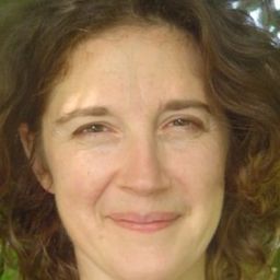 Dominique Baeyens 飾演 Claire