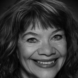 Iwa Boman - Peas & Whiskers演員 飾演Clerk