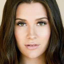 Natasha Calis 飾演 Emma (voice)