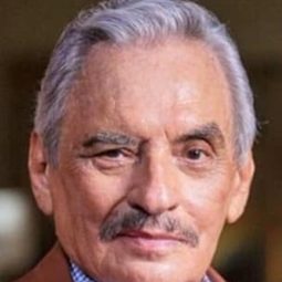 曼紐爾·奧赫達 - 第四公司演員 飾演Champarro