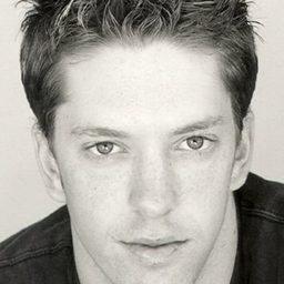 Jonathan Ritter 飾演 Dancer