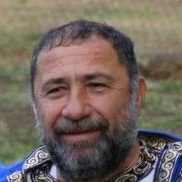 Ali Rıza Özbilgiç - 放手啟航演員 飾演Sandaletçi Mustafa