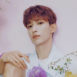 Lee Seok-min 飾演 Self