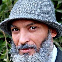 Hani Al Tabei 飾演 