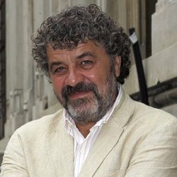 Claudiu Trandafir 飾演 Nicholai