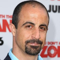 Herzl Tobey 飾演 Ehud