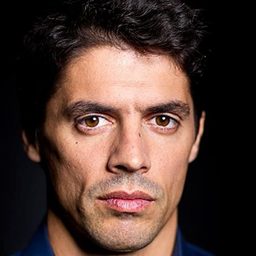 貢薩羅華丁頓 飾演 Chef Cardoso