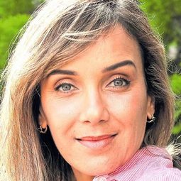 Milene Vásquez - 太平洋：回歸海洋紀實演員 飾演Narrator