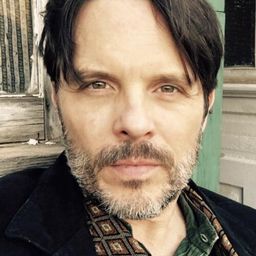 Jon Michael Davis 飾演 Ed