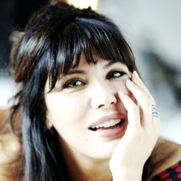 Cecilia Luci 飾演 Vanessa