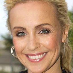 Julie R. Ølgaard 飾演 Lotte