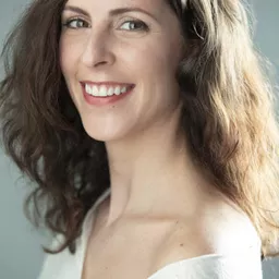 Bárbara Santa-Cruz 飾演 Teresa