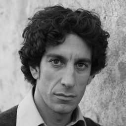 Fabrizio Amicucci 飾演 Marco Amadei