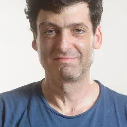 Dan Ariely 飾演 Self - Professor of Behavioural Economics, Duke University