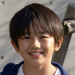 大江優成 飾演 Kousei Arima (young)