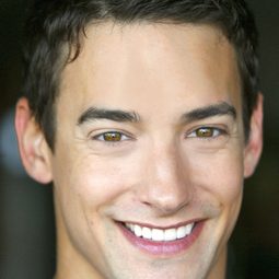 Jason Berrent 飾演 