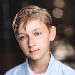 Cameron Nicoll - 同是家人曾相識演員 飾演Young Weldon
