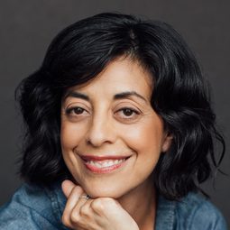 Paloma Nuñez 飾演 Marsha