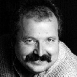 Raimund Stamm - 第一滴血演員 飾演Guardsman #2