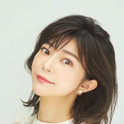 伊瀨茉莉也 飾演 Annqi (voice)