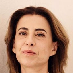 法蘭達杜利斯 飾演 Marina