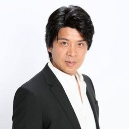 橫山一敏 飾演 Kou Tatsugami