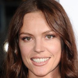 安妮絲·布魯克納 - 公民演員 飾演Diane