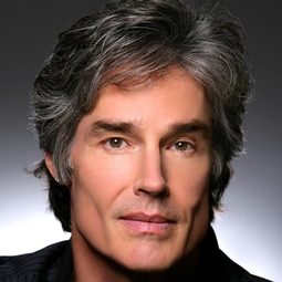 羅恩·摩斯 飾演 Ronn Moss