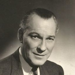 Bruce Seton 飾演 Ronald Bruce