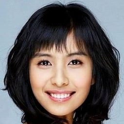 Kim Hye-na 飾演 Yoo-kyeong