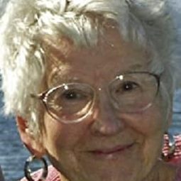 Betty Phillips 飾演 Grammy