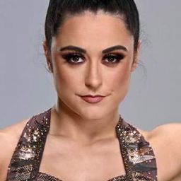 Aoife Cusack 飾演 Lyra Valkyria