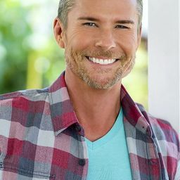 Doug Jeffery 飾演 Lover