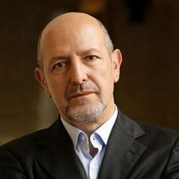 Roberto Sbaratto - The Jewel演員 飾演commercialista