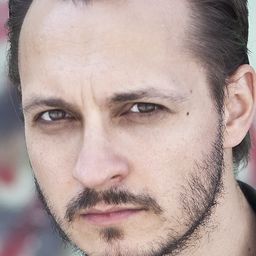 Blaž Setnikar 飾演 Teacher Zoran